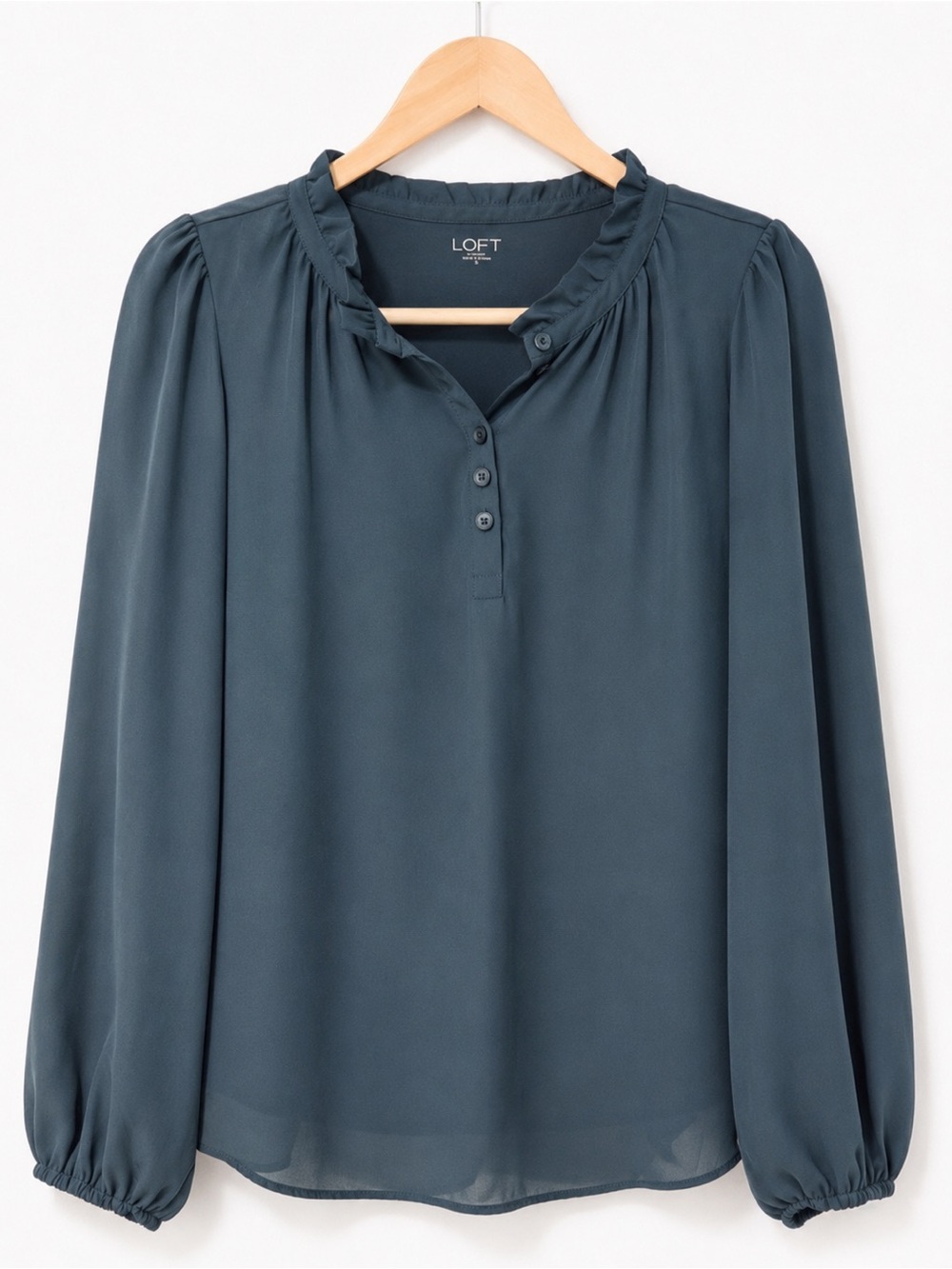 ✨ LOFT Blue Gray Ruffle Neck Top Long Sleeve Henley Blouse Size S ✨